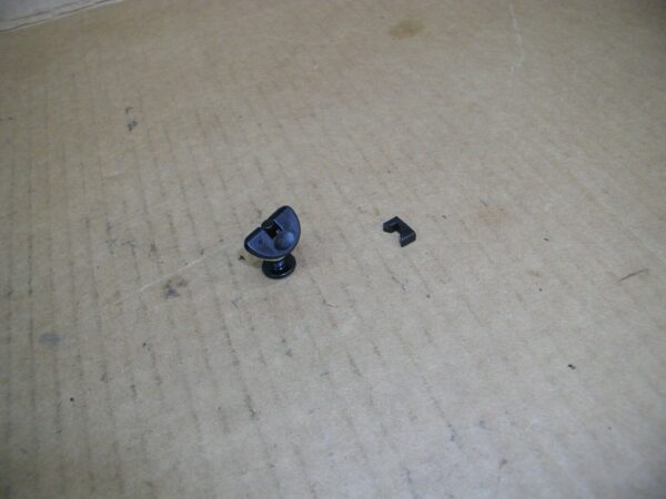Crosman GF600 BB Revolver - Cartridge Screw Assembly Used - Image 3