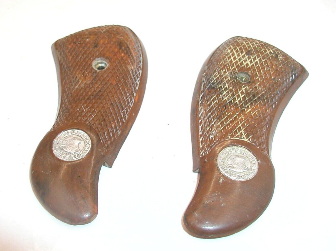 Forjas Taurus .38 Cal Grips, Square Butt, 1 Frame Pin Hole, Textured Plastic - Image 3