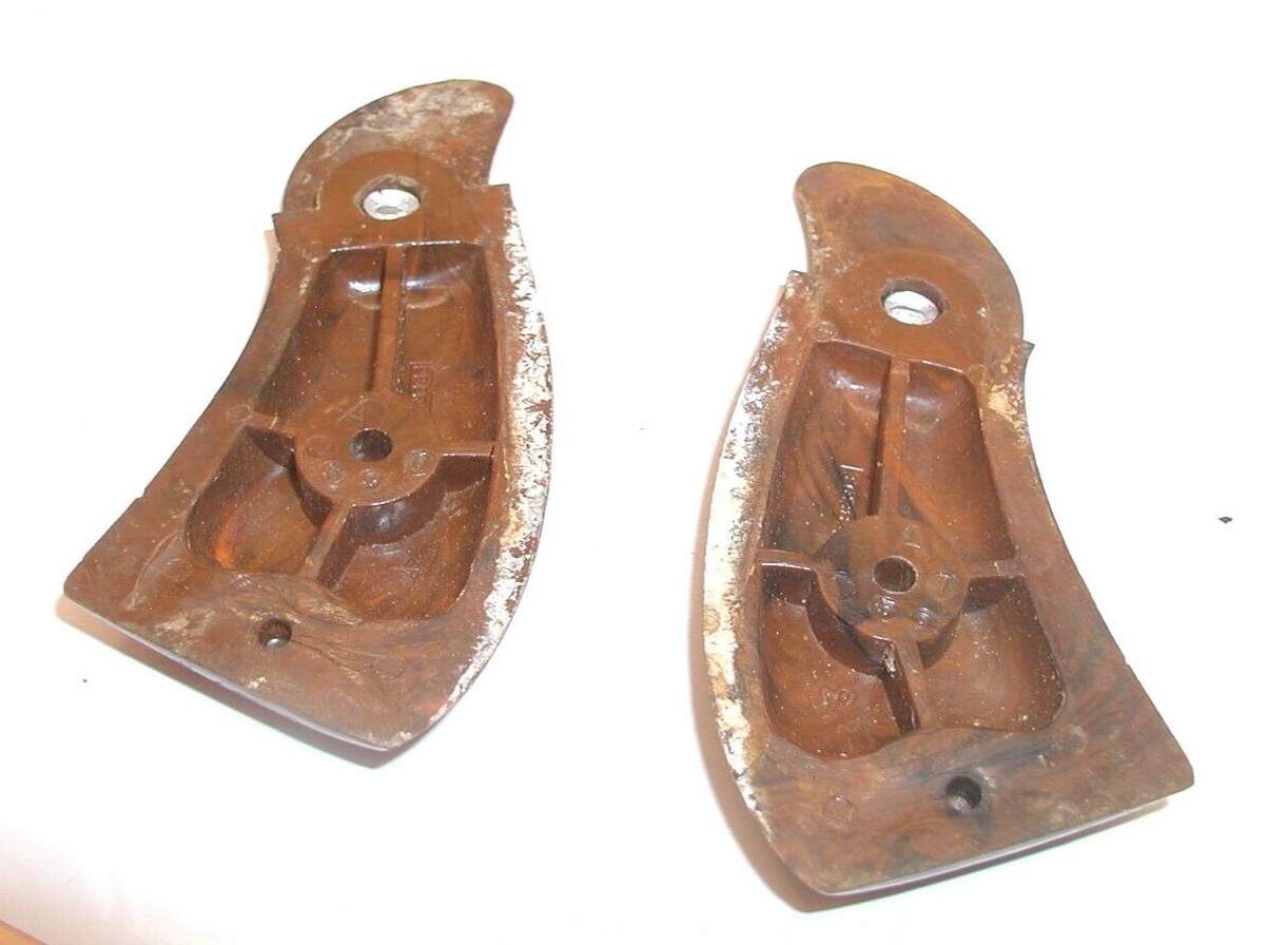 Forjas Taurus .38 Cal Grips, Square Butt, 1 Frame Pin Hole, Textured Plastic - Image 4