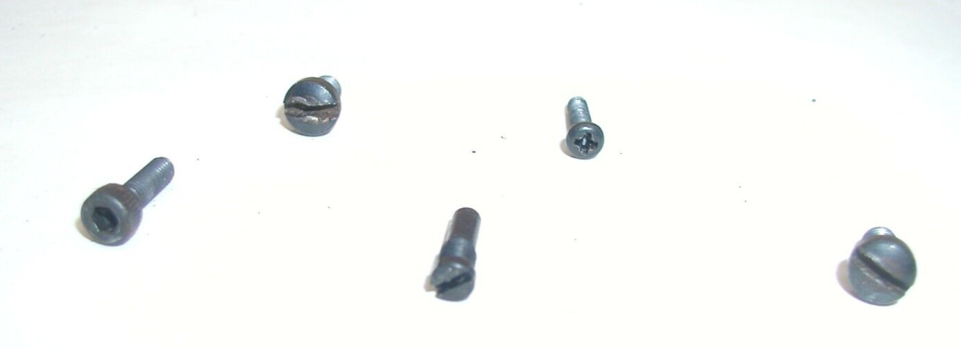 Replica 1911 Prop Pistol - Bag of Screws - Image 3