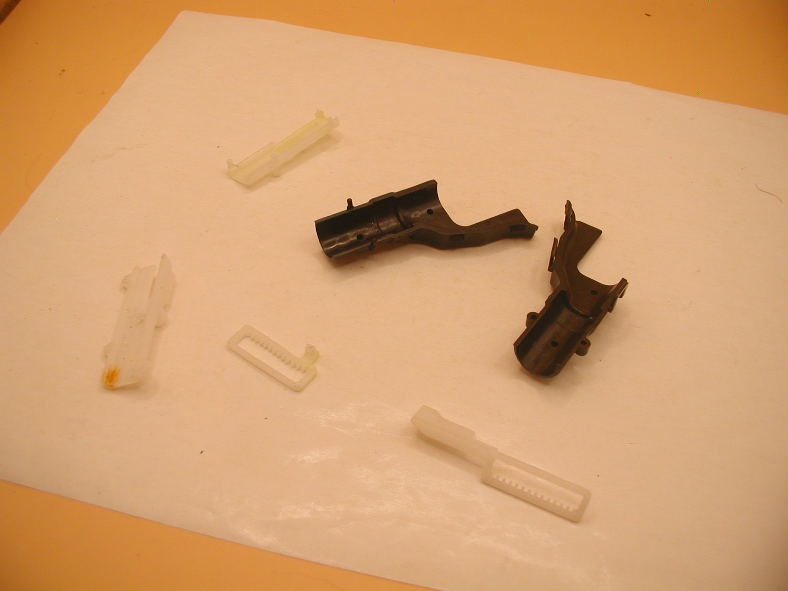 LKCJ P320 Soft Bullet Nerf Pistol - Bag of Parts P - Image 5