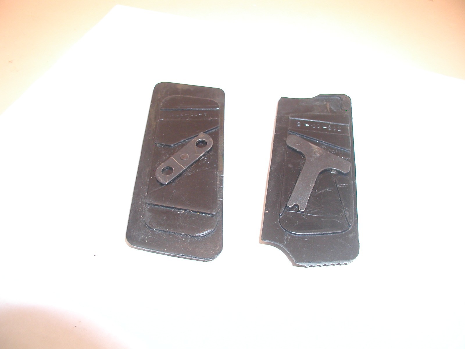 Zastava M57 7.62mm Pistol - Grip Assembly, Left and Right - Image 4