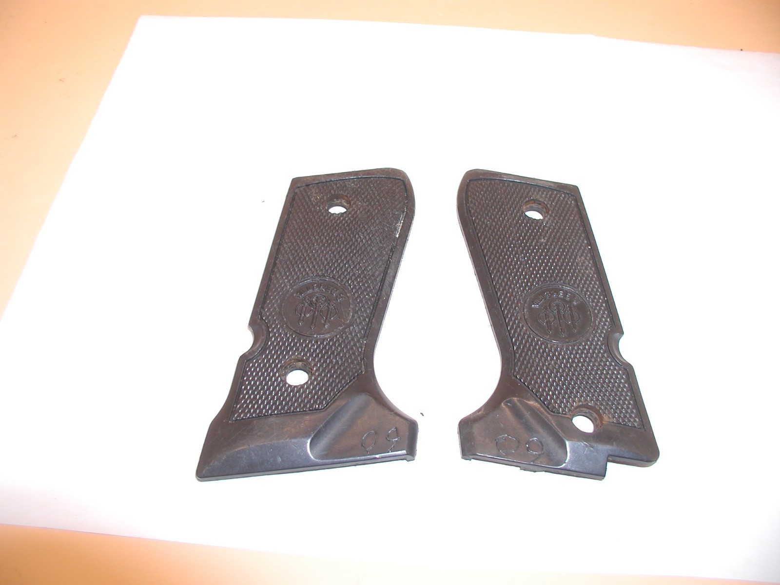 Beretta 92FS Centurion 9MM - Grips - Image 3