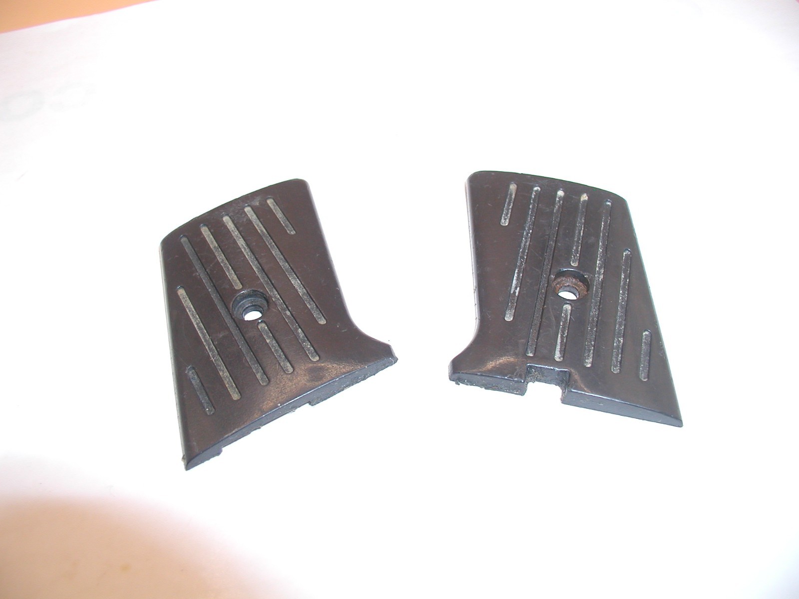 Phoenix-Raven-25-Auto-Grip-Screw-Chrome-227079431038-2 Phoenix Raven .25 Auto - Grip Screw, Chrome - Image 3