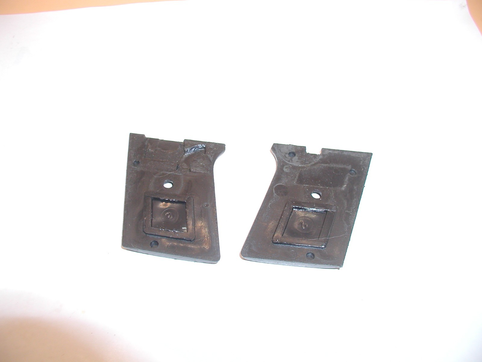 Phoenix-Raven-25-Auto-Grip-Screw-Chrome-227079431038-3 Phoenix Raven .25 Auto - Grip Screw, Chrome - Image 4