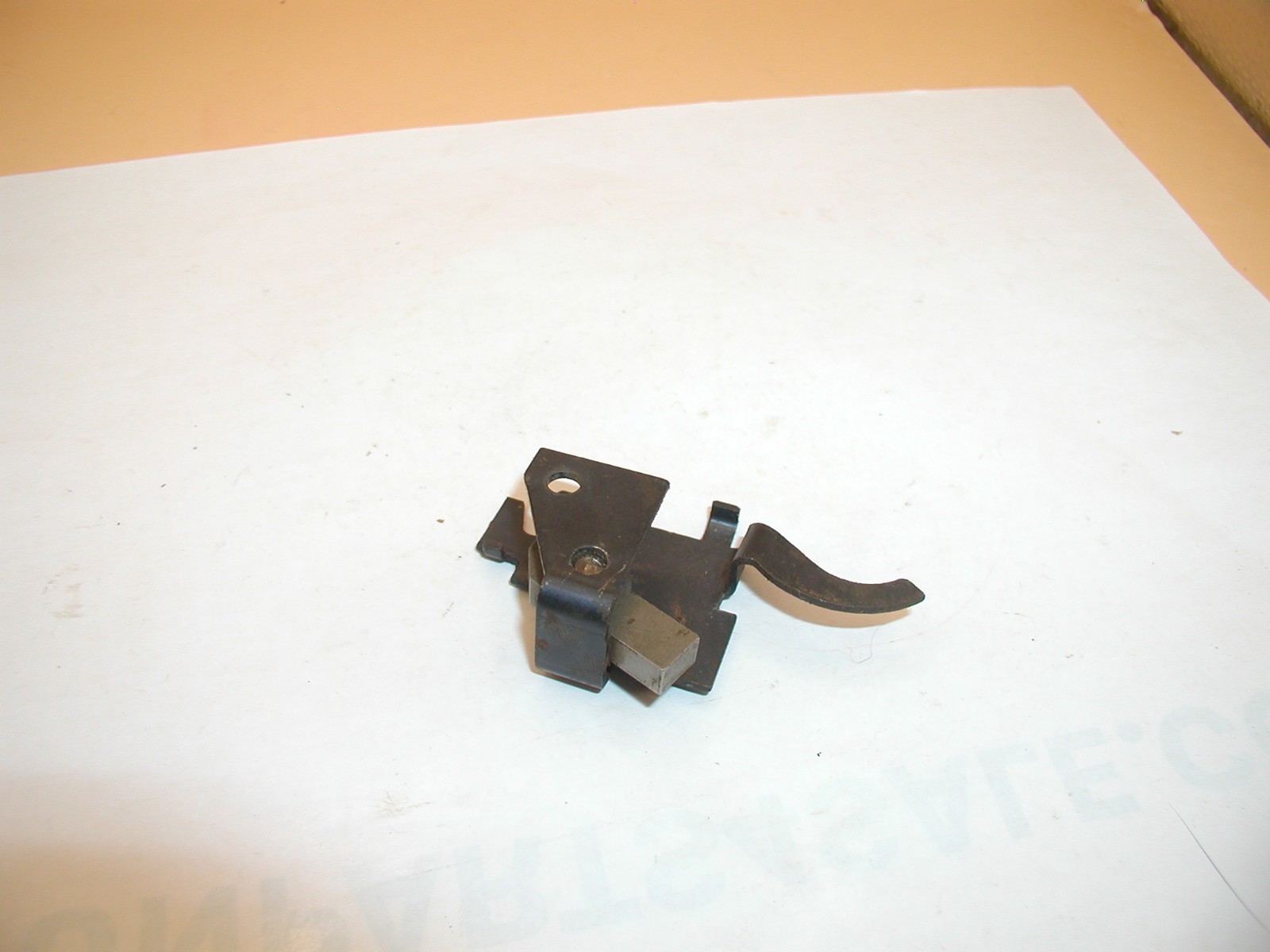 crosman powermatic 500 air rifle trigger housing w/ spring crosman powermatic 500 air rifle trigger housing w/ spring